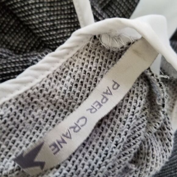 Paper crane gray sweater with white fabric panels - Picture 4 of 4